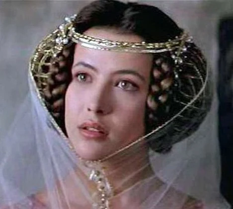 Close-up of the character's shoulder strap showing the missing second segment that should continue around the arm